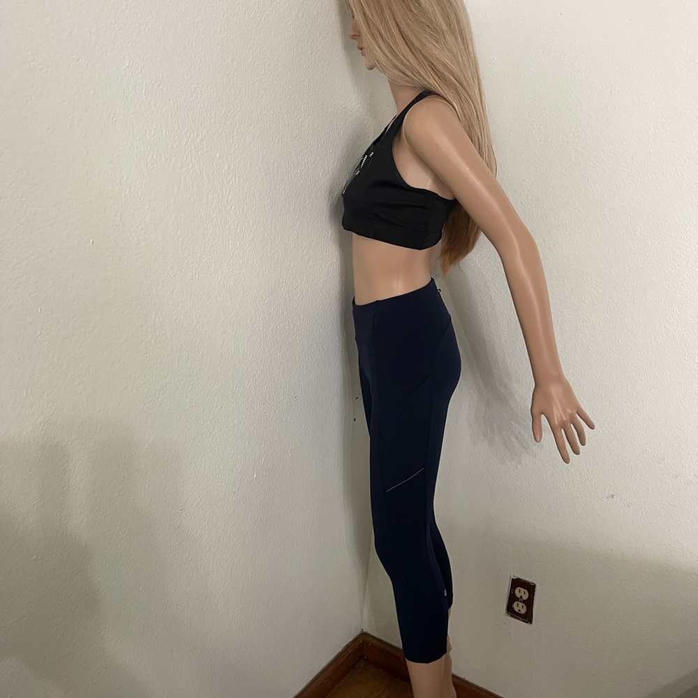 Lululemon Speed Up Crop * 21" True Navy (First Release) -Size 4 Good Condition - Picture 7 of 16